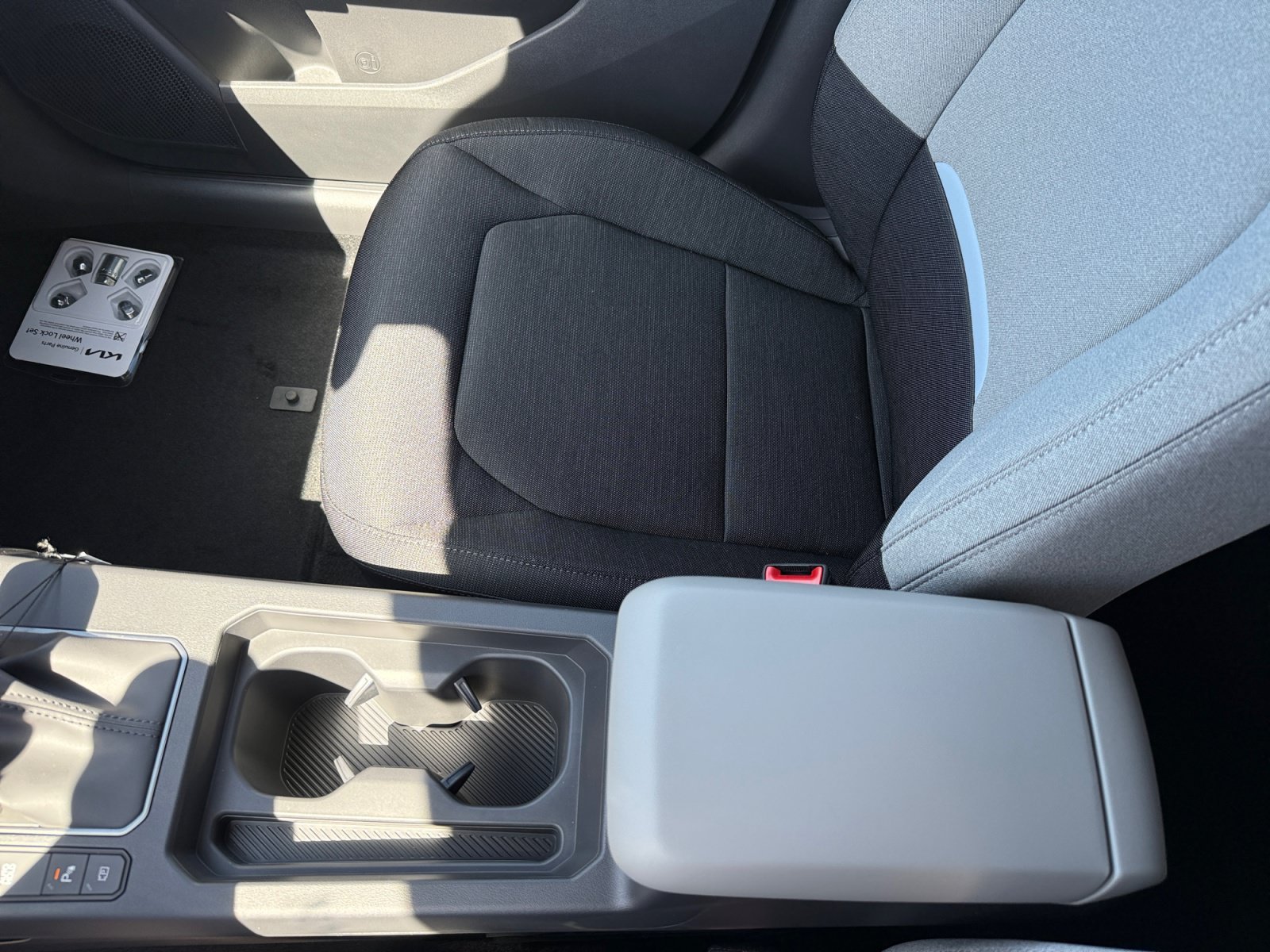 New 2027 Iceberg Green Kia S image 14