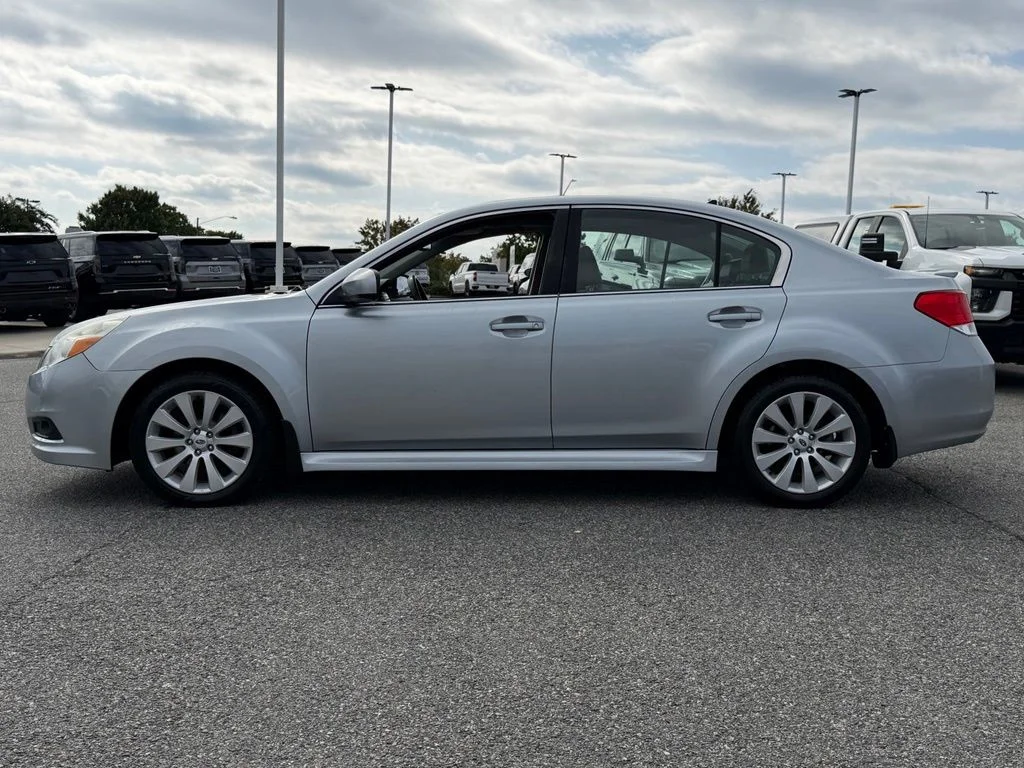Used 2012 Silver Subaru 2.5i image 37