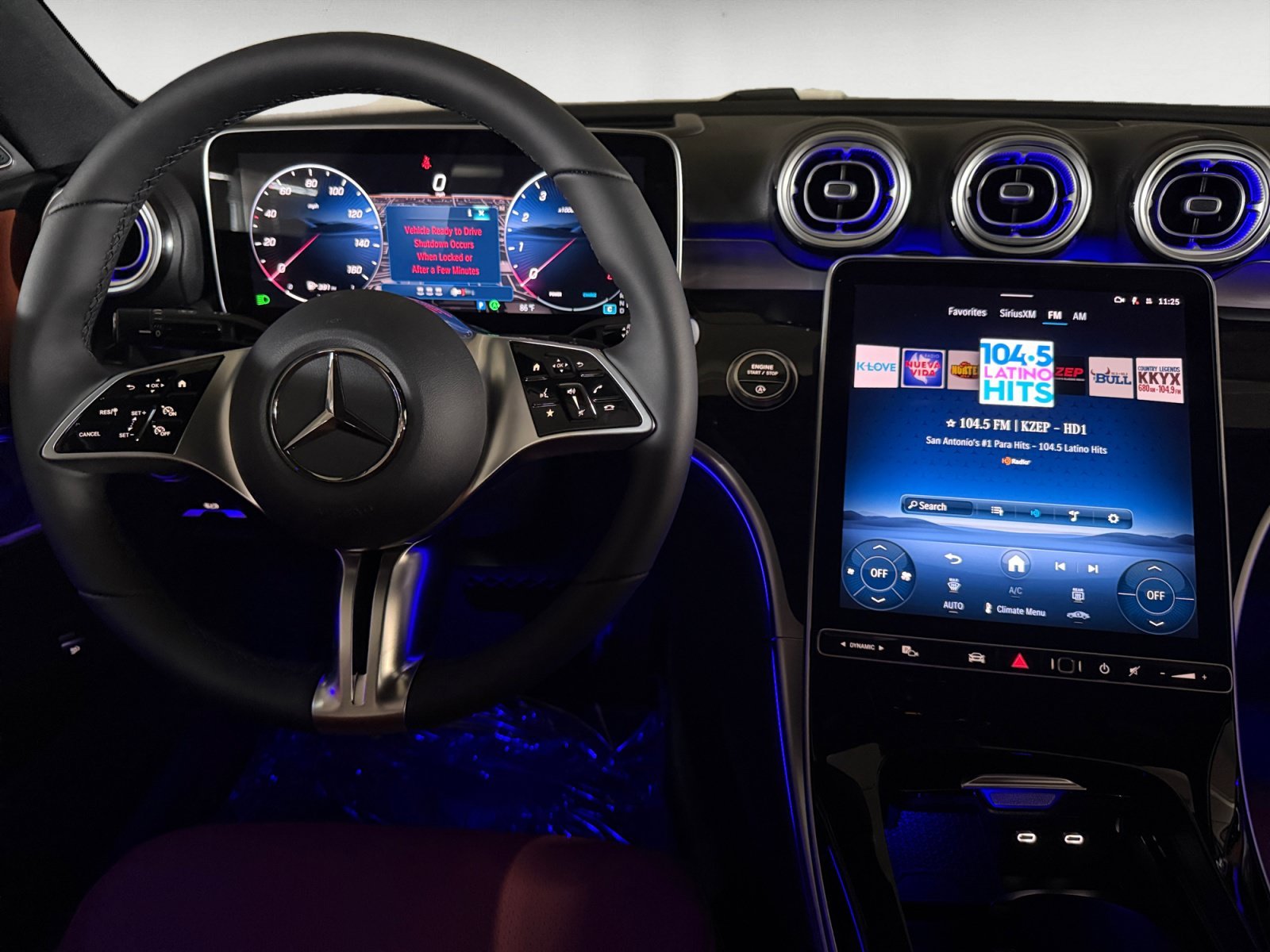 New 2026 MANUFAKTUR Moonlight White Metallic Mercedes-Benz C 300 image 39