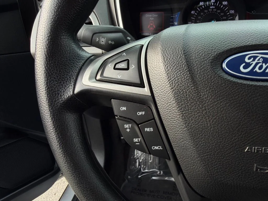 Used 2019 Silver Ford SE image 11