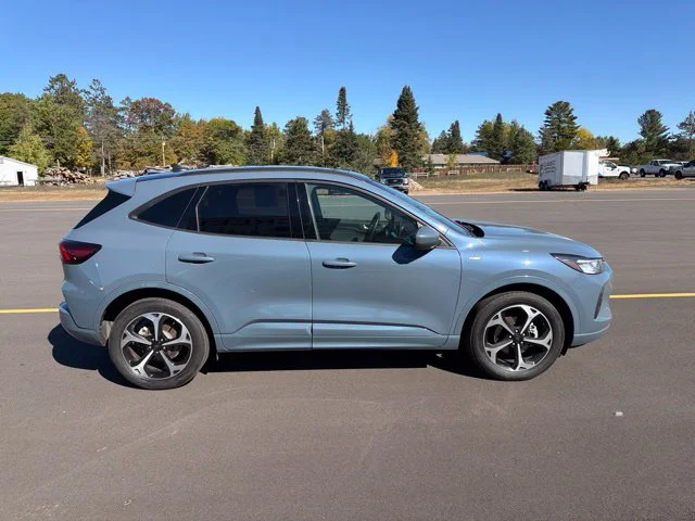Used 2024 Vapor Blue Metallic Ford ST-Line Select image 6