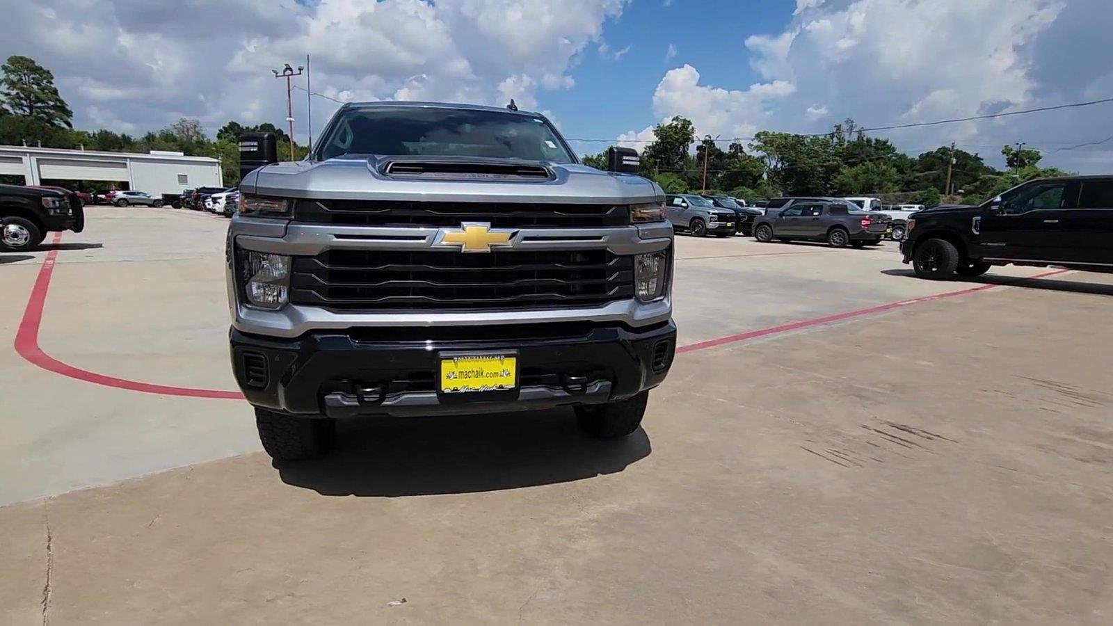 2025 Chevrolet Silverado 2500HD Custom - Photo 3