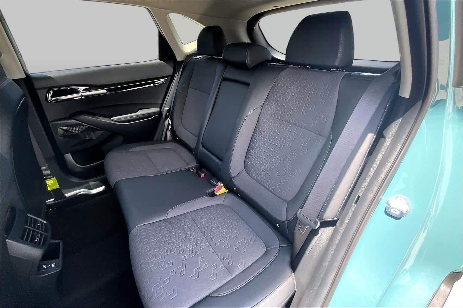 Used 2026 Pluton Blue/Black Roof Kia S image 18