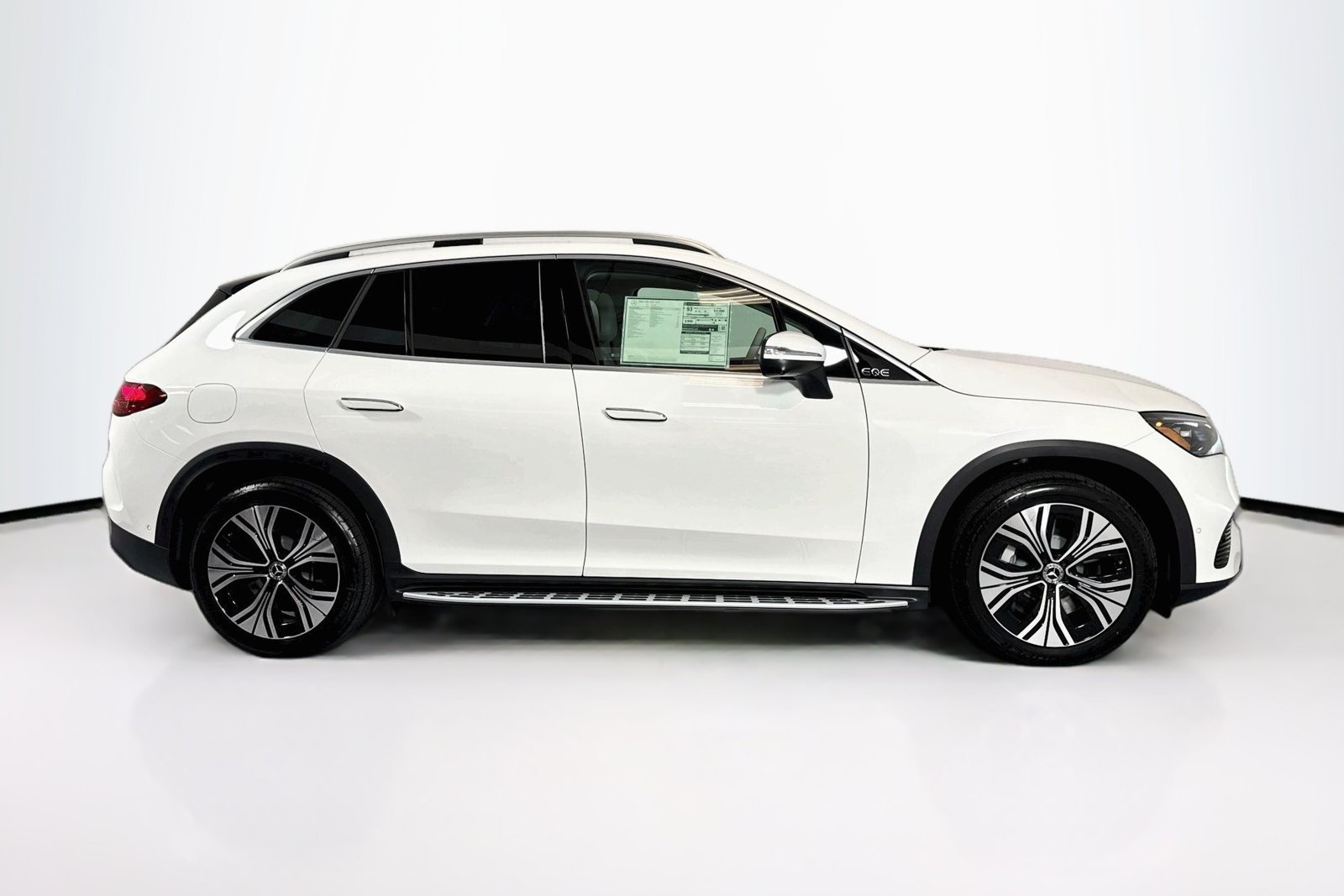New 2026 Polar White Mercedes-Benz EQE 320+ image 4