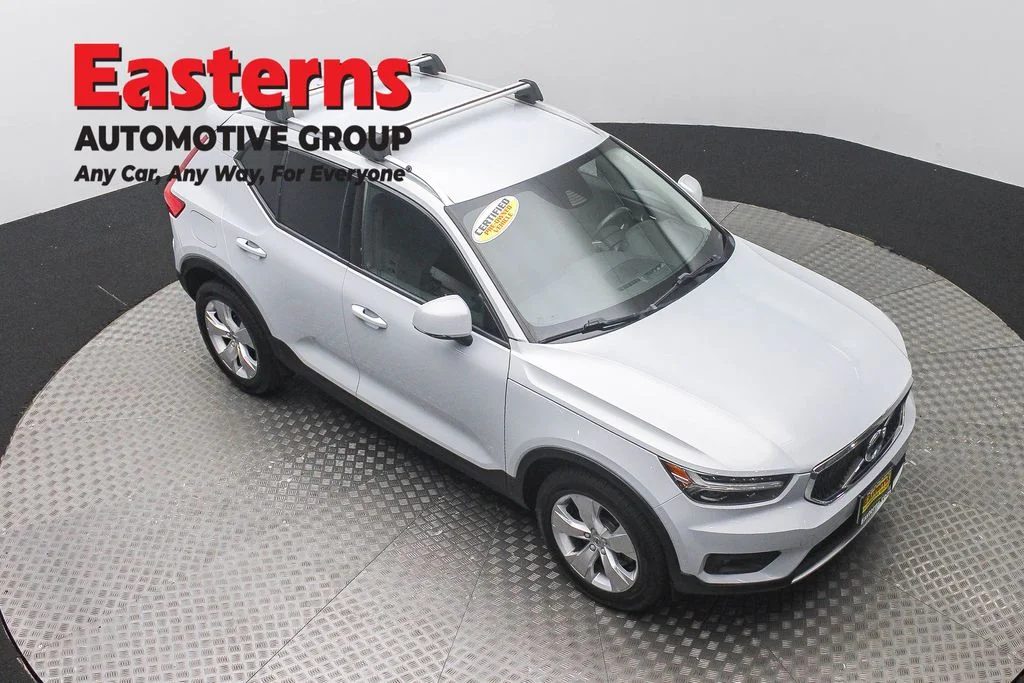 Used 2021 Gray Volvo Momentum image 3
