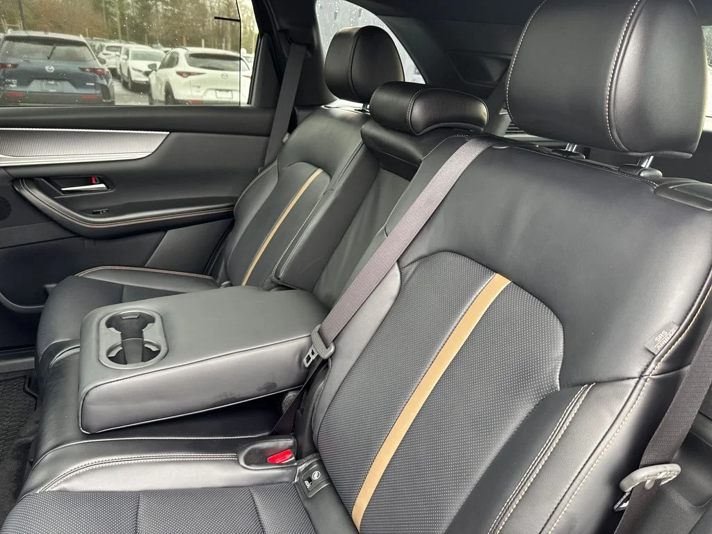 New 2026 Platinum Mazda 3.3 Turbo Premium Plus image 16