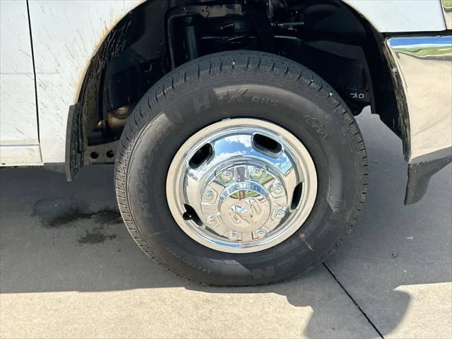 New 2026 Bright White Clear-Coat Exterior Paint RAM Tradesman image 10