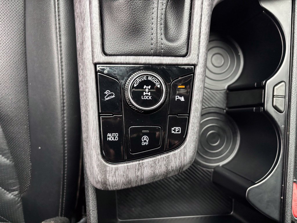Used 2023 White Kia X-Line image 28