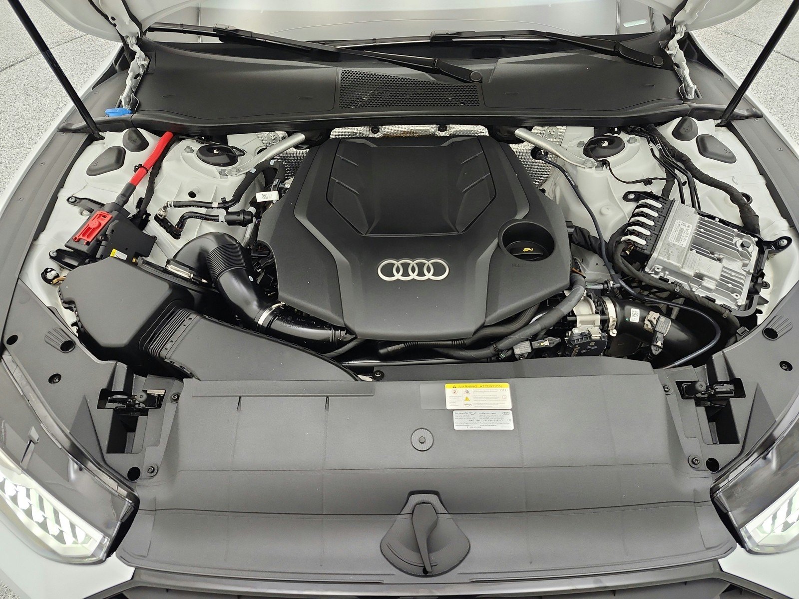 Used 2023 Glacier White Metallic Audi Prestige 55 TFSI quattro image 17