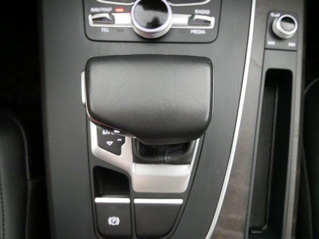 Used 2019 Ibis White Audi Prestige image 30