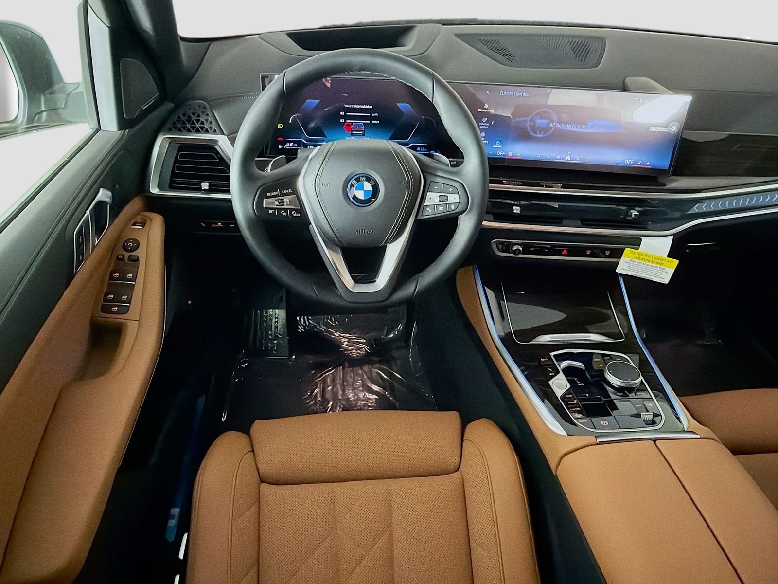 New 2026 Manhattan Green Metallic BMW xDrive50e image 24