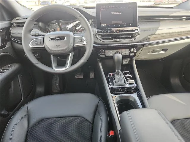 New 2026 PW7 Bright Whit Jeep LATITUDE ALTITUDE 4X4 image 11