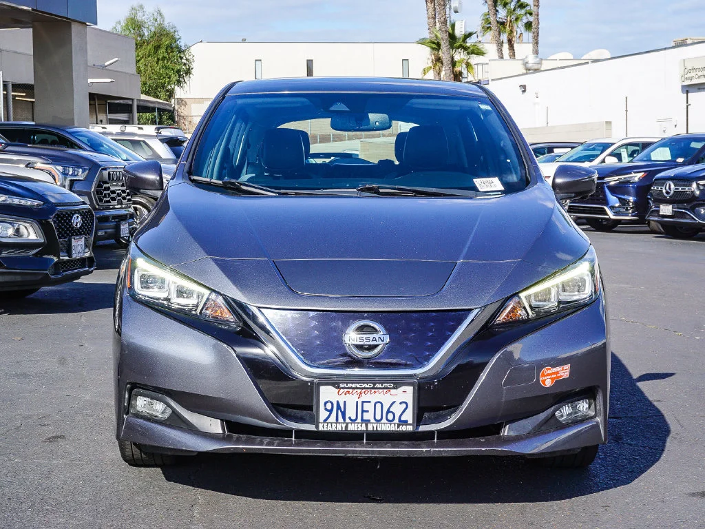 Used 2018 Gray Nissan SL image 2