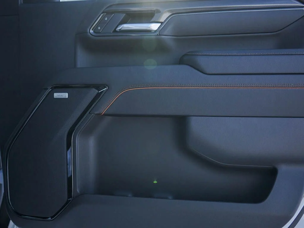 2026 GMC Sierra 2500HD AT4 - Photo 8