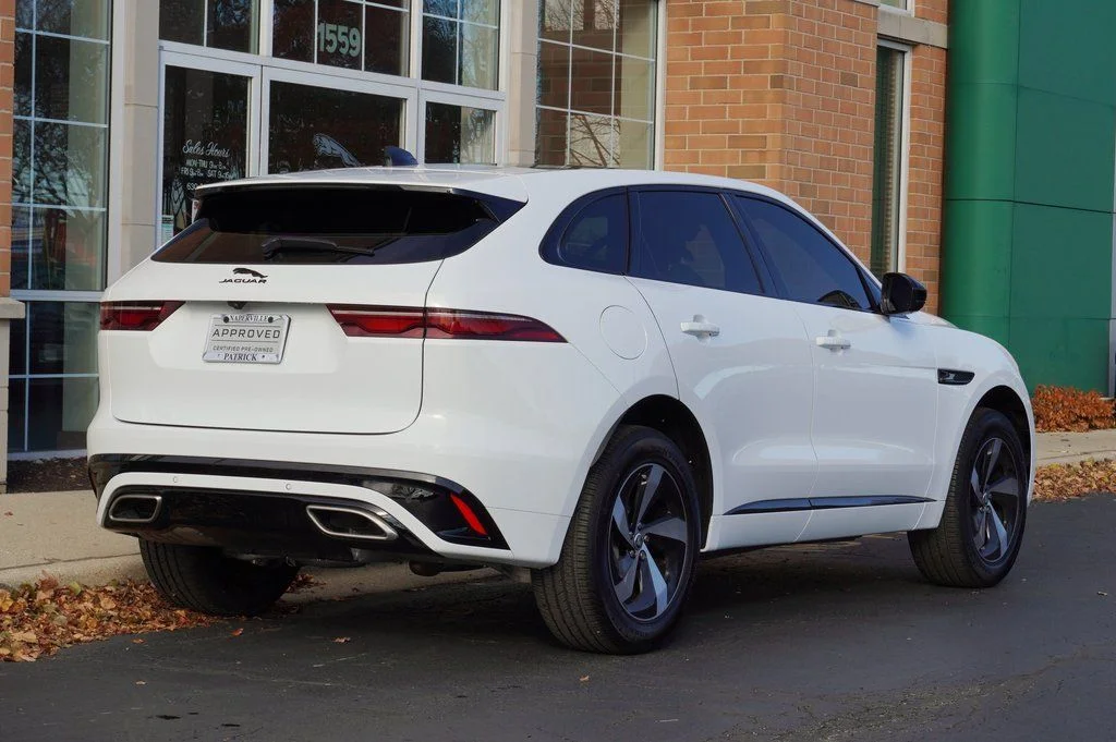 Used 2025 White Jaguar P400 R-Dynamic S image 6