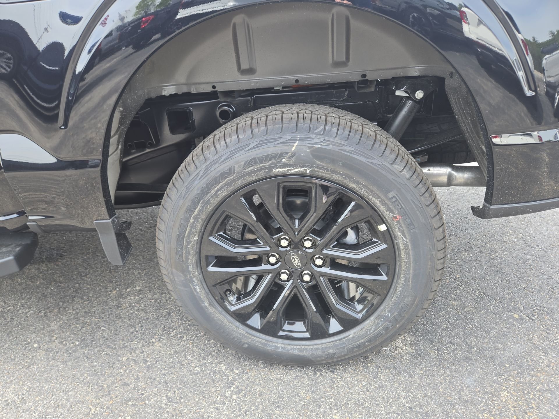 New 2026 Agate Black Metallic Ford XLT image 2