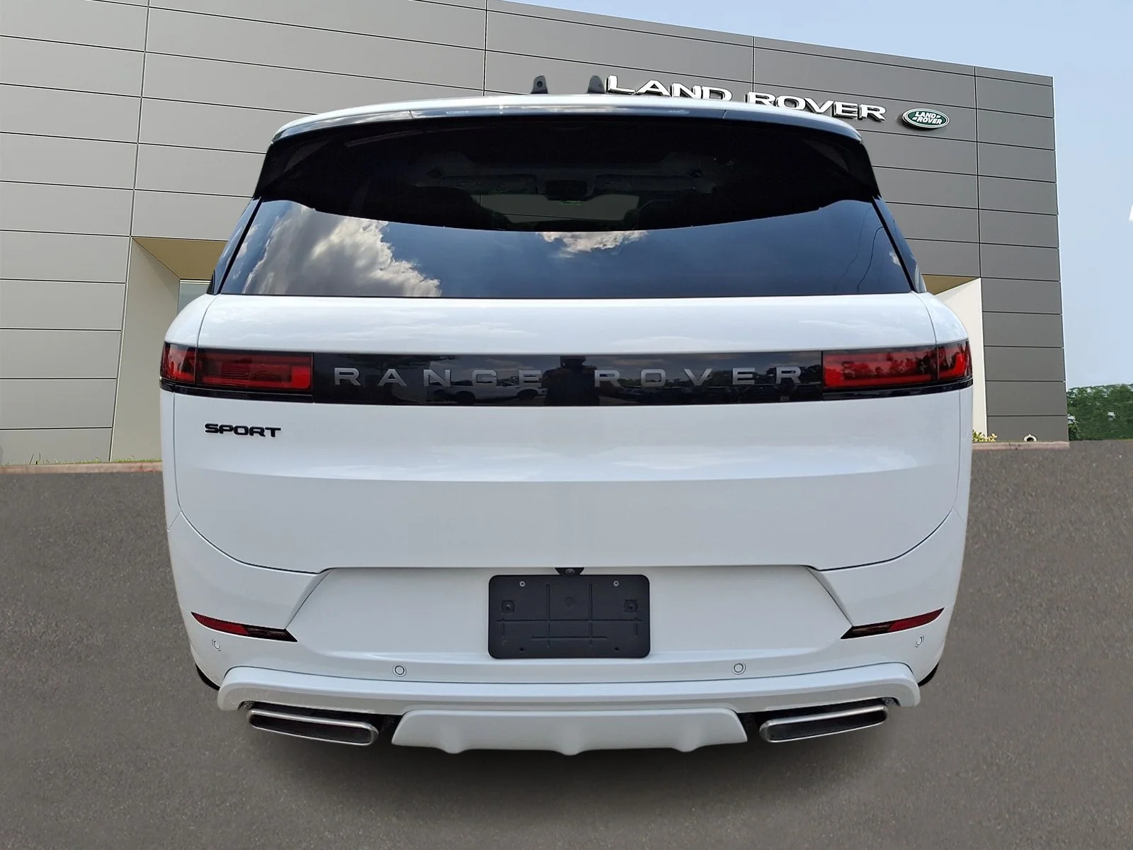 New 2026 Fuji White Land Rover P400 Dynamic SE image 7