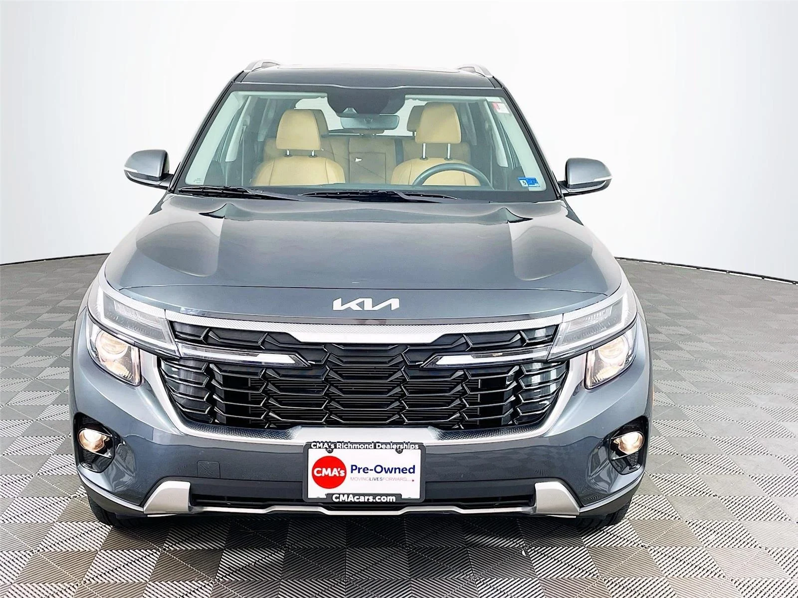 Used 2025 Gravity Gray Kia EX image 2