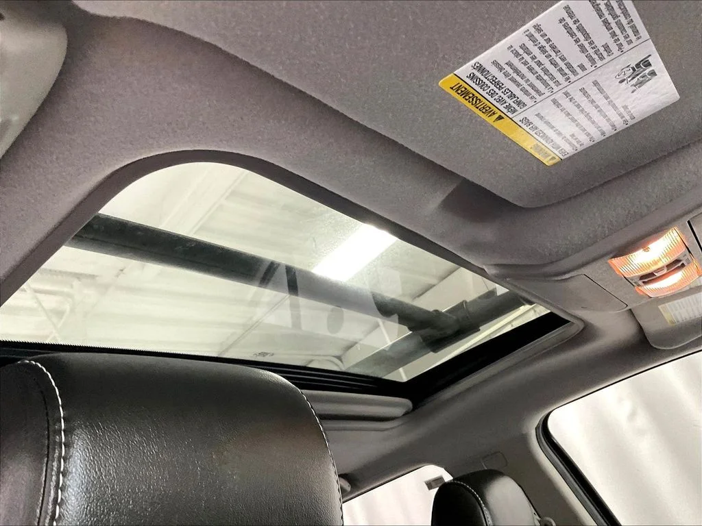 Used 2020 White Nissan PRO-4X image 22