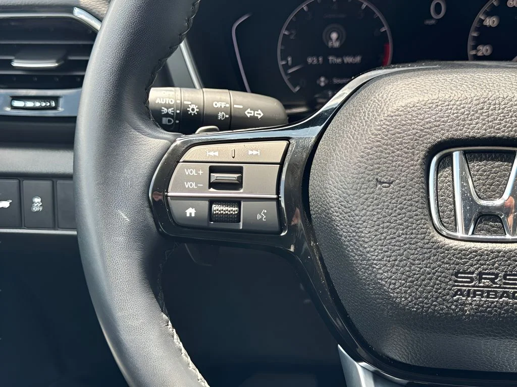 Used 2025  Honda Touring image 17