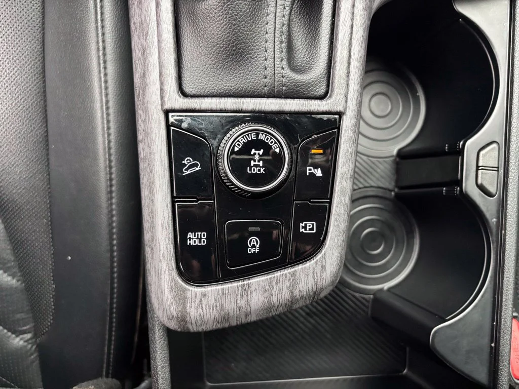 Used 2023 White Kia X-Line image 28