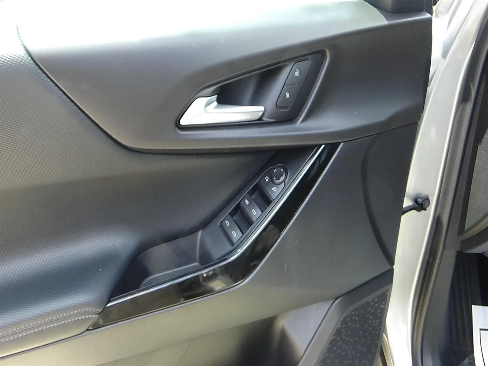 Used 2026 Sterling Gray Metallic (gxd) Chevrolet LT image 14