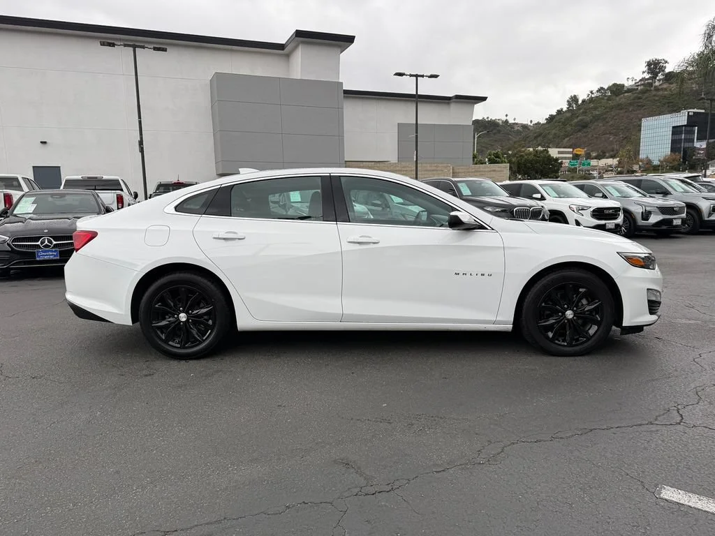 Used 2024 Summit White Chevrolet 1LT image 5