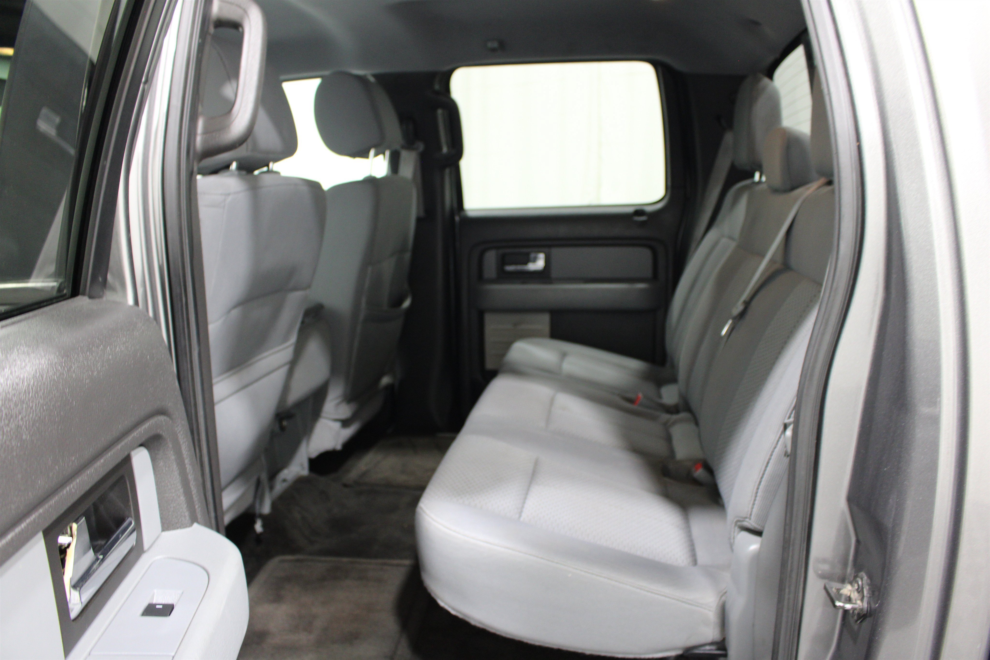 Used 2014 Sterling Gray Metallic Ford XLT image 16