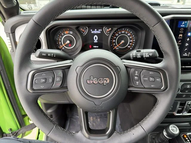 Used 2025 Green Jeep Sport S image 16