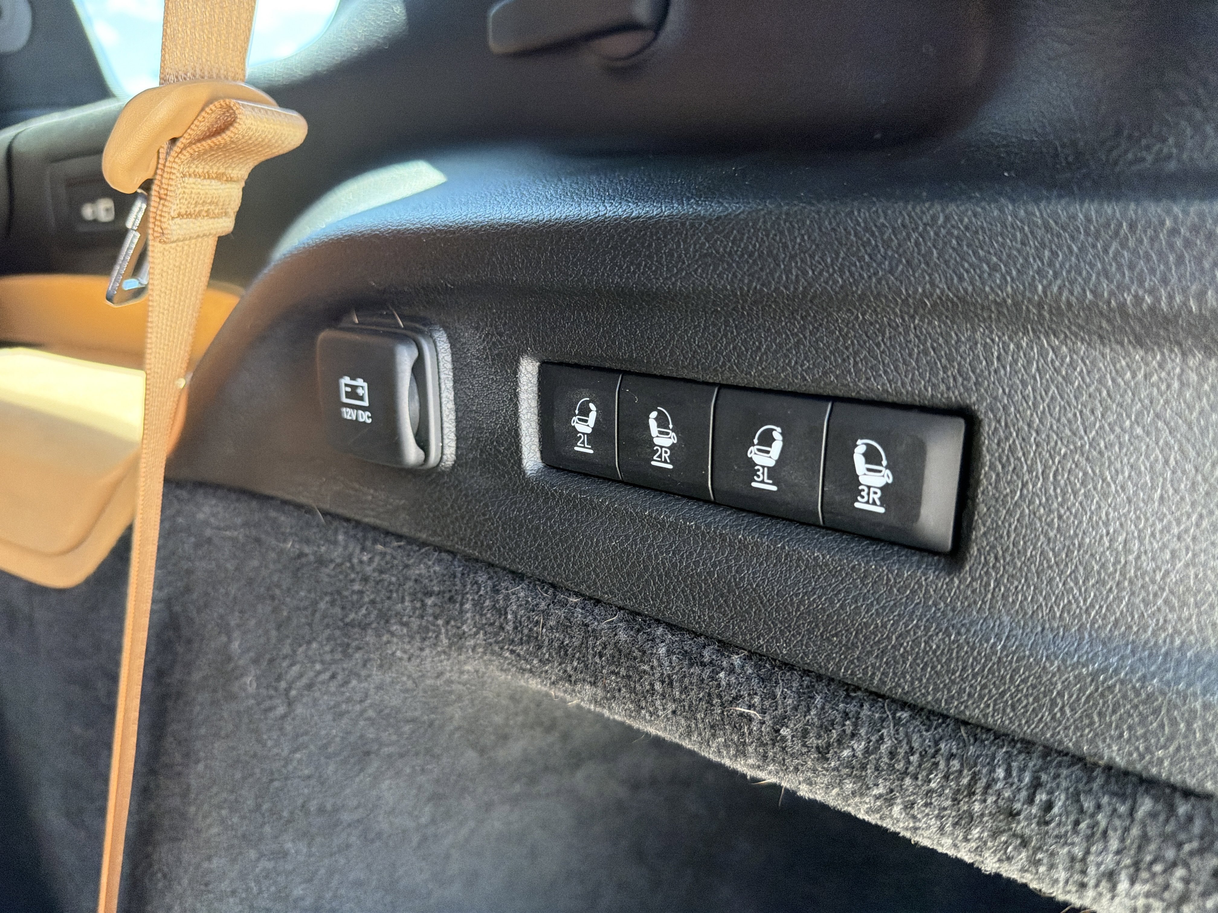 Used 2024 Diamond Black Crystal Pearlcoat Jeep Summit Reserve image 18