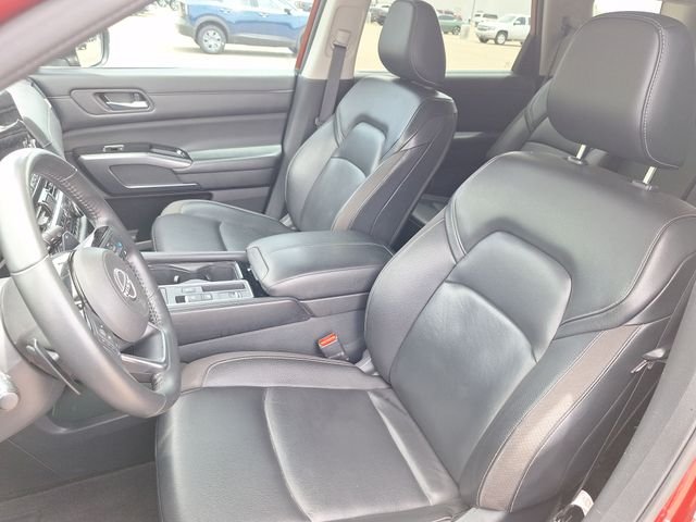 Used 2023 Red Nissan SL image 10