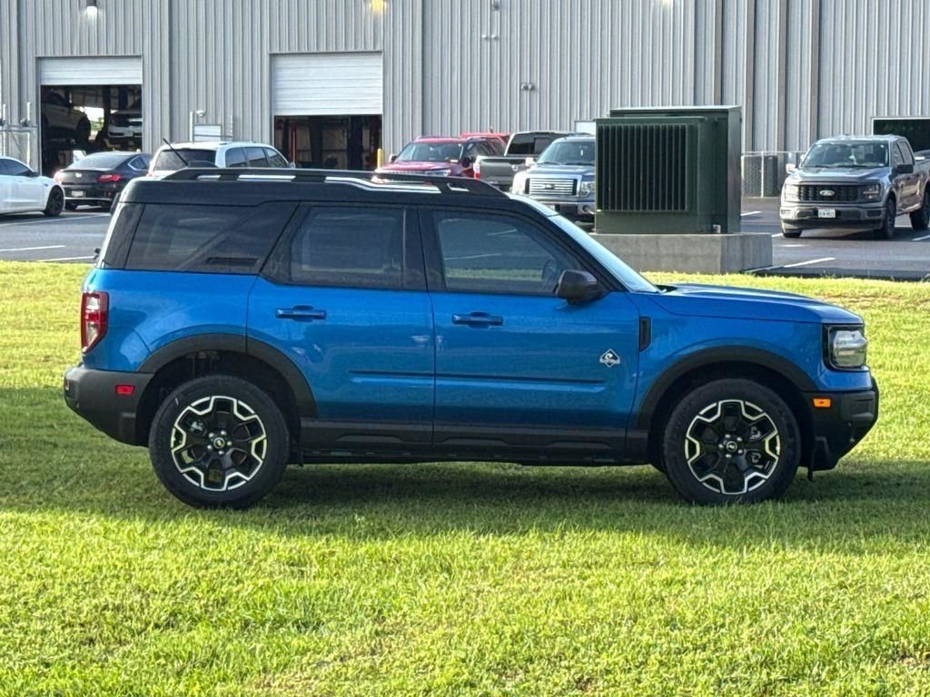 New 2025 Velocity Blue Metallic Ford Outer Banks® image 10