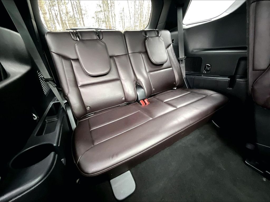Used 2025 Star White Metallic Tri-Coat Ford Platinum image 17