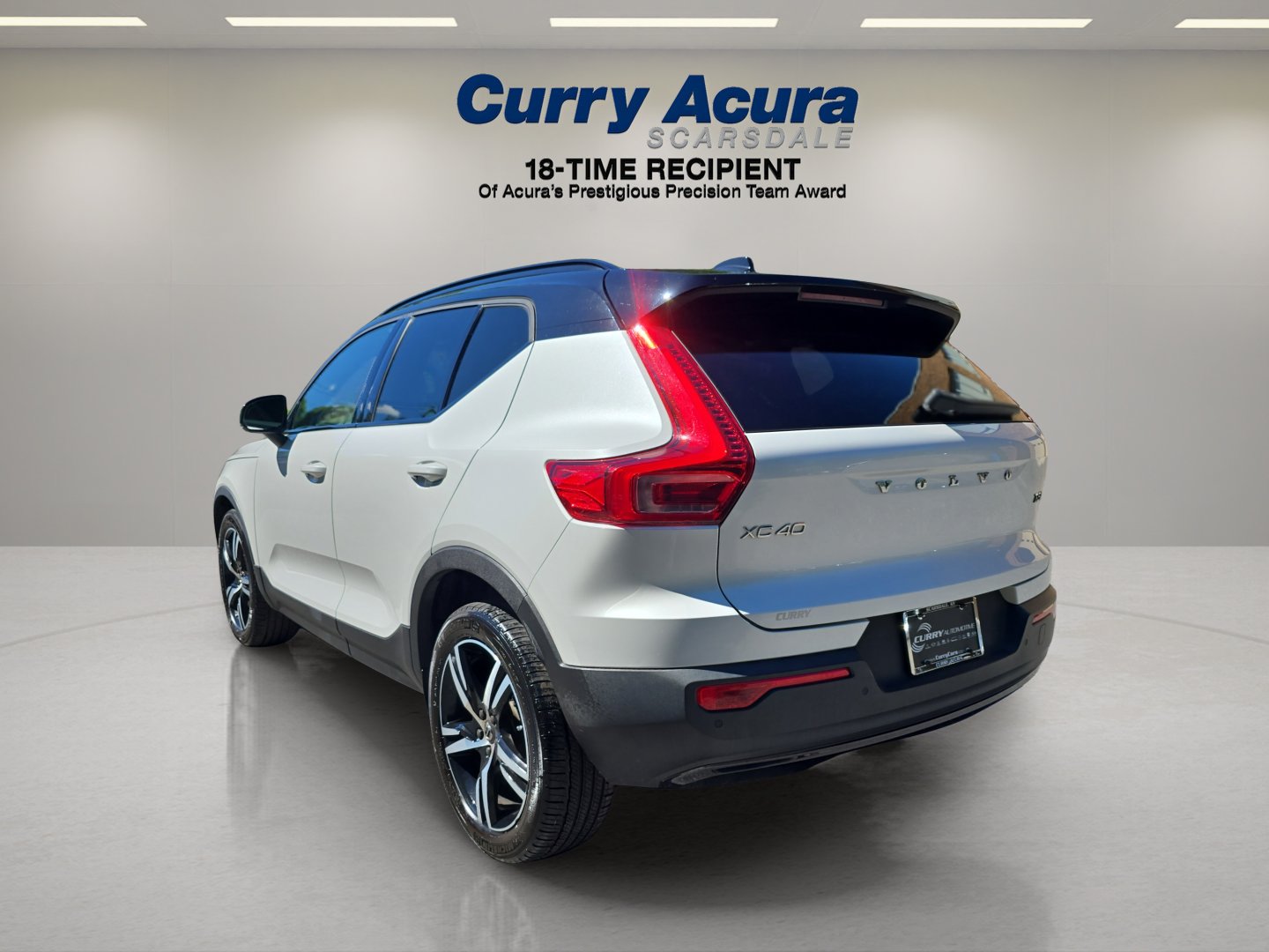 Used 2021 White Volvo T5 AWD R-Design image 3