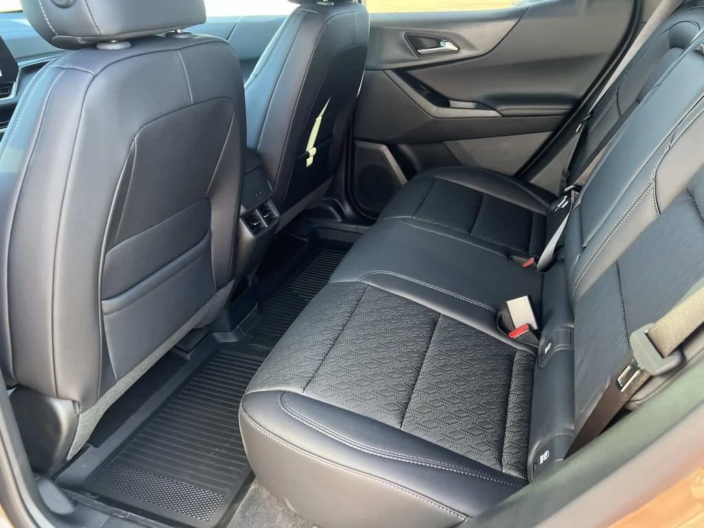 2027 Chevrolet Equinox LT - Photo 9