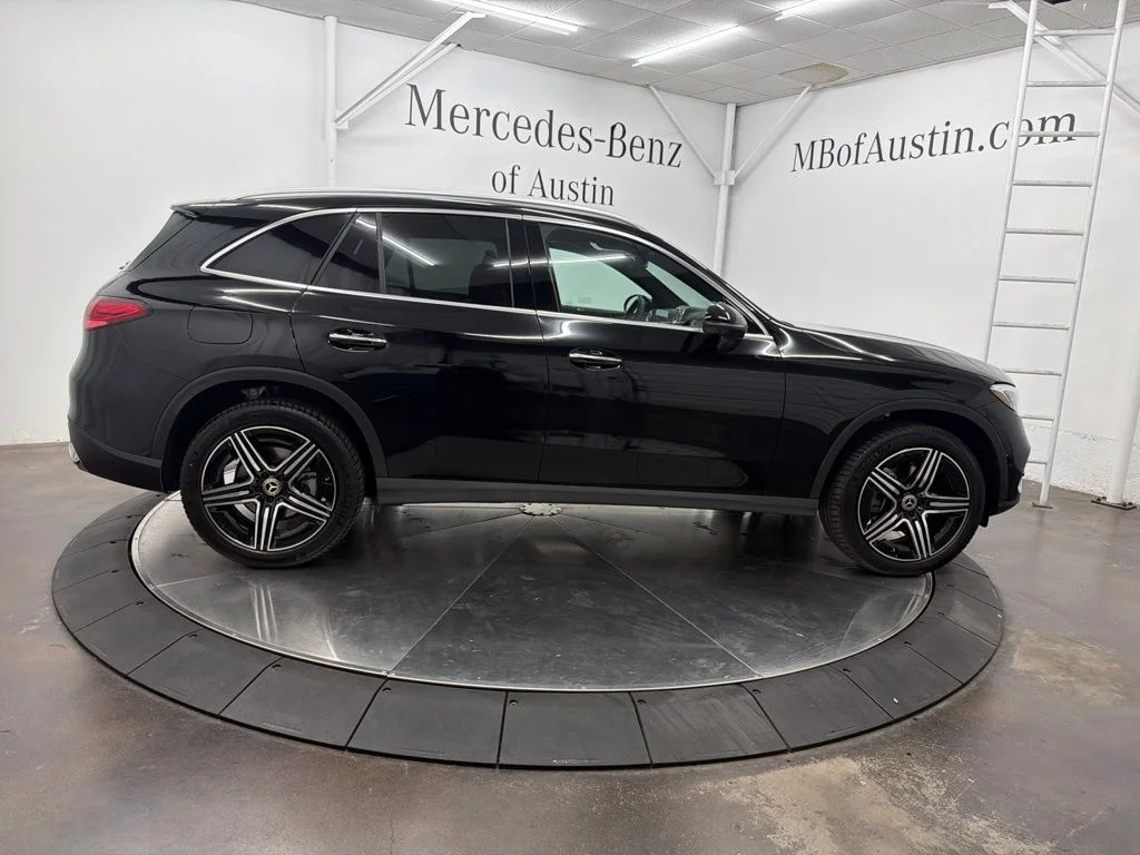 New 2027 Black Mercedes-Benz GLC 300 image 8