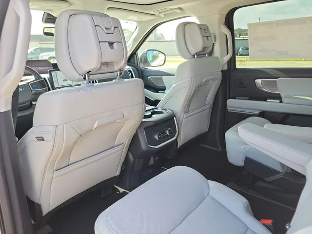 New 2027 White Ford Platinum image 13