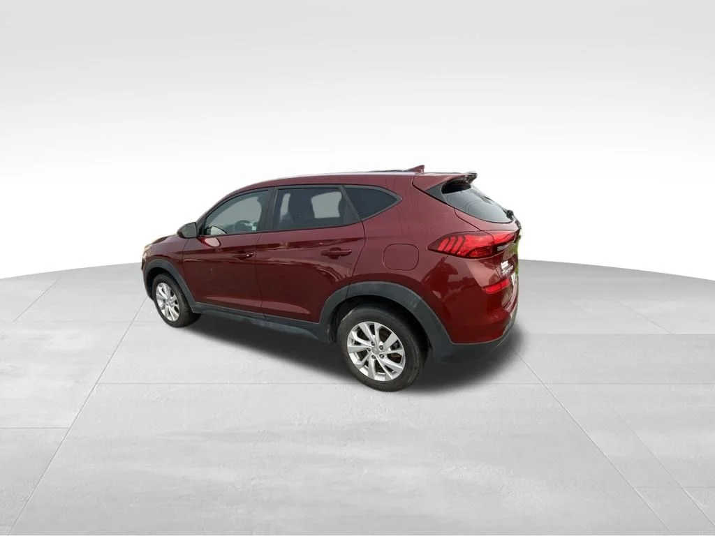 Used 2019 Red Hyundai SE image 12