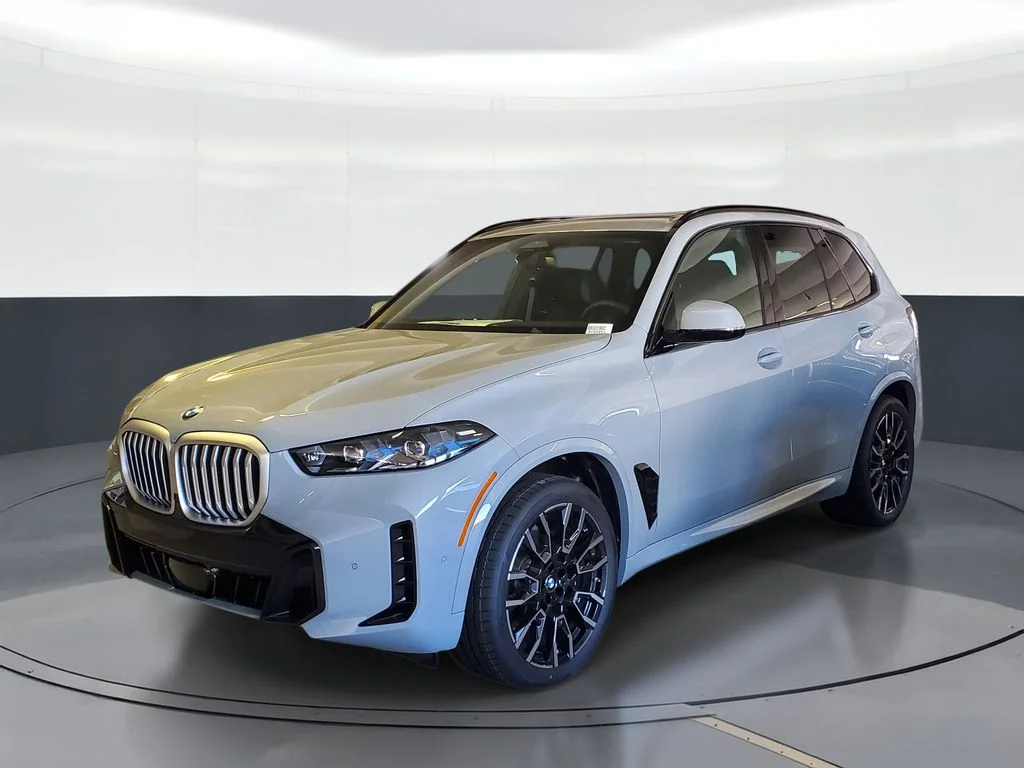 Used 2026 Gray BMW sDrive40i image 1