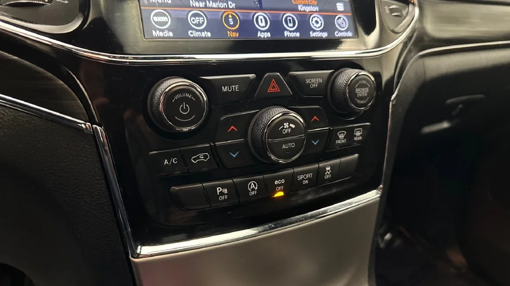 Used 2021 Black Jeep Limited image 25
