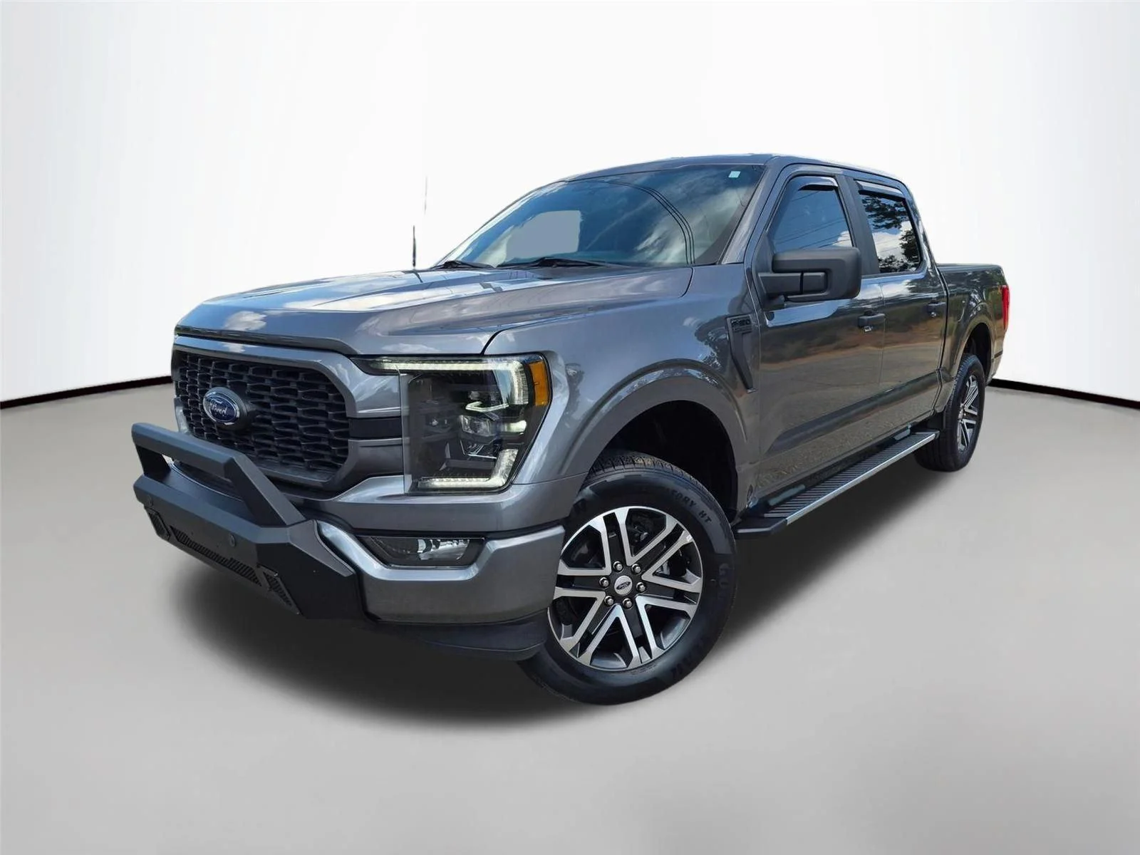 Used 2023 Carbonized Gray Metallic Ford XL image 1