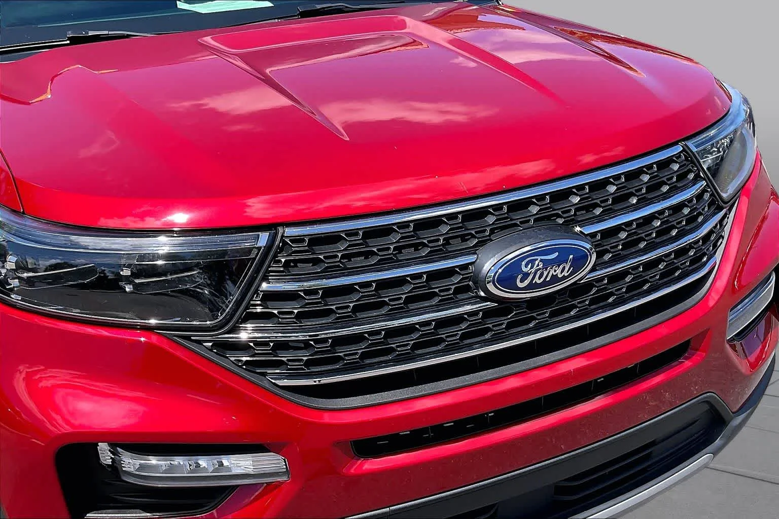 Used 2023 Rapid Red Metallic Tinted Clearcoat Ford XLT image 58