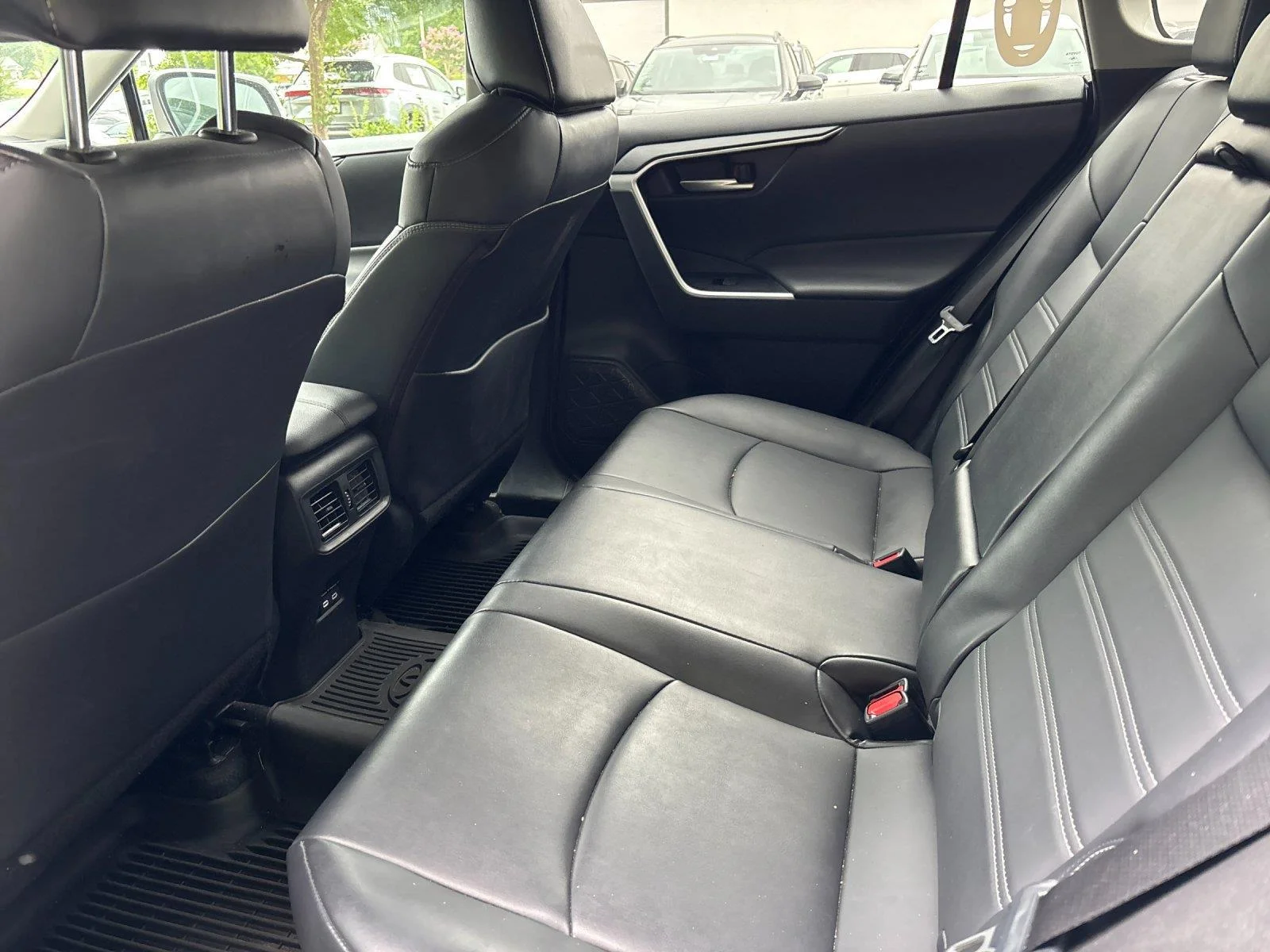 Used 2023 Wind Chill Pearl Toyota XLE Premium image 31