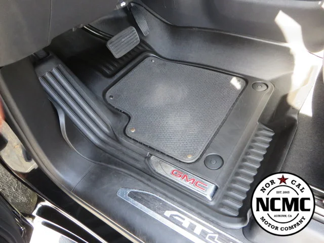 Used 2021 Black GMC AT4 image 27