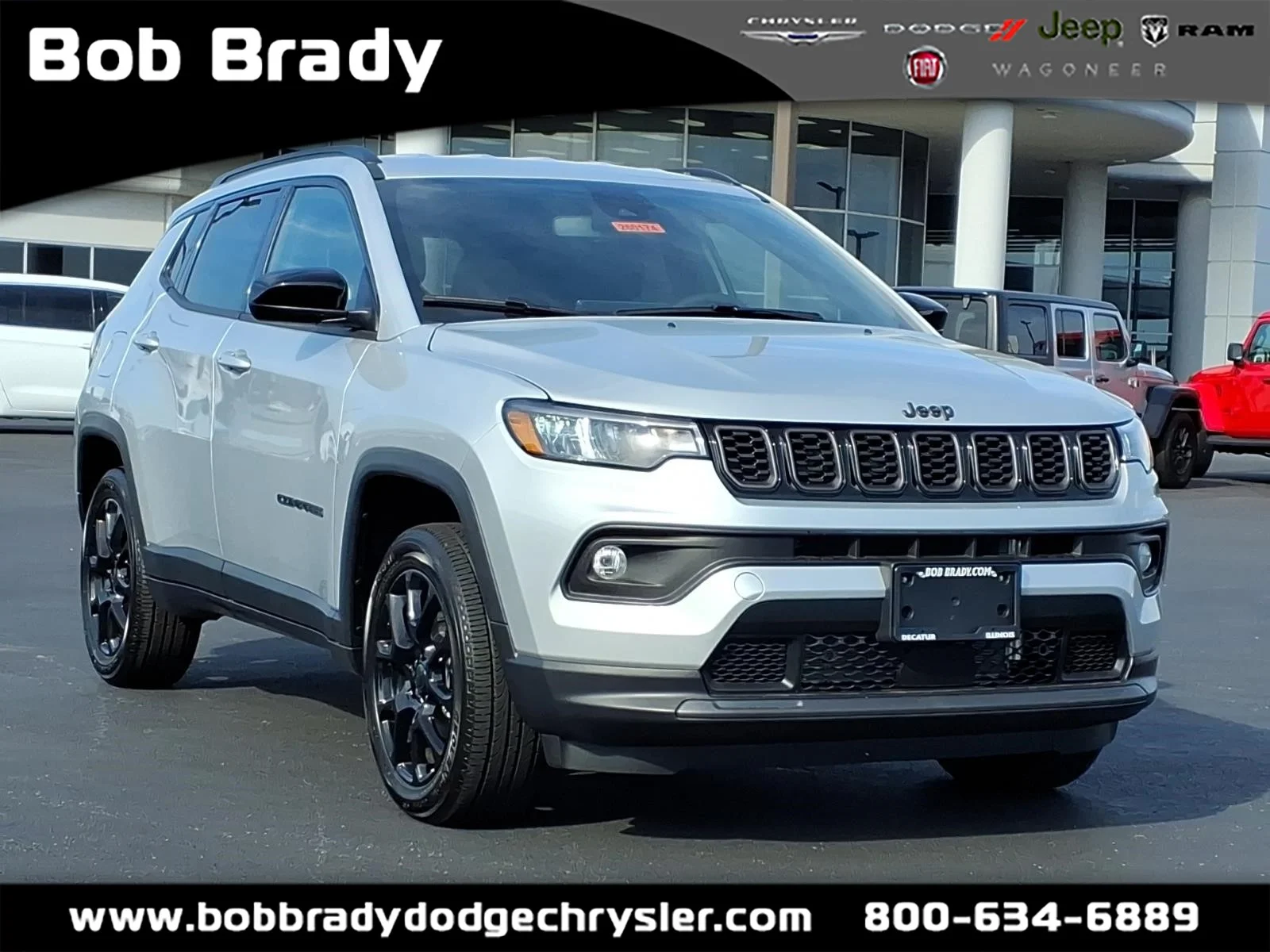 New 2026 Silver Zynith Metallic Clearcoat Jeep Latitude Altitude image 1