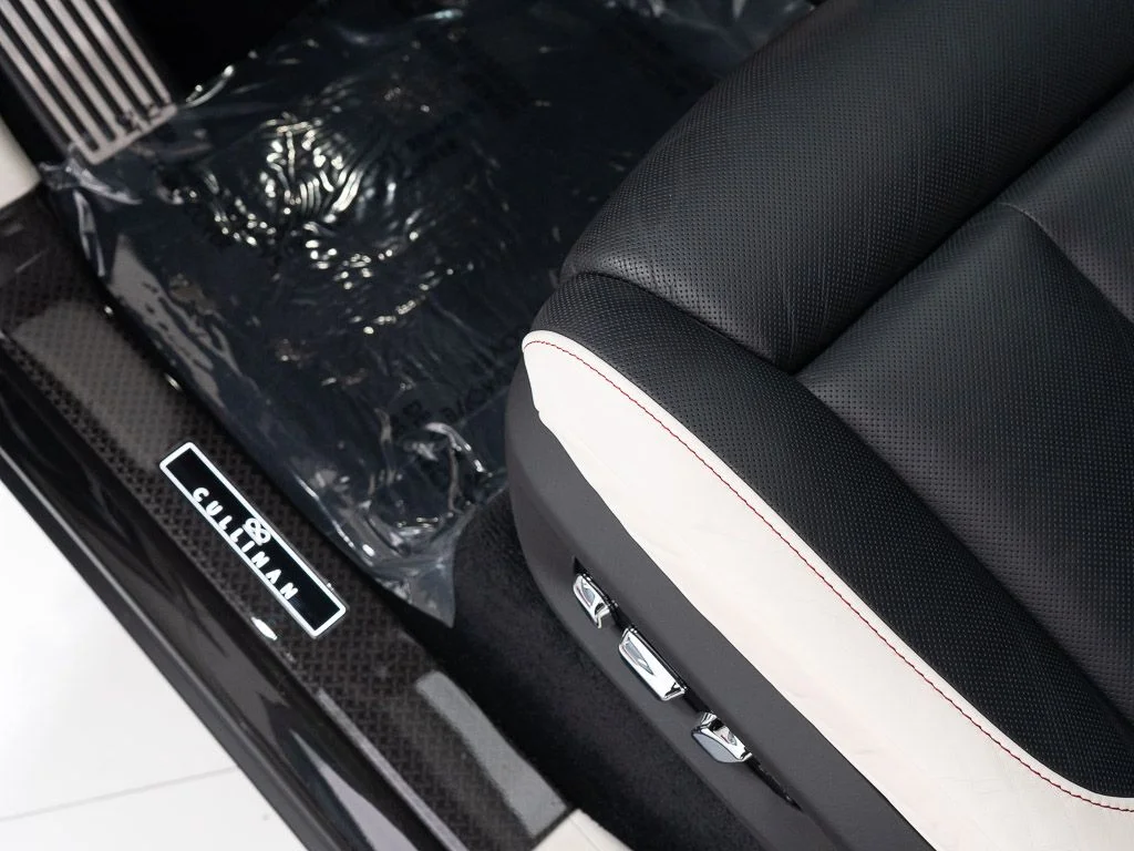 Certified Used 2023 Infinity Black Rolls-Royce Black Badge image 13
