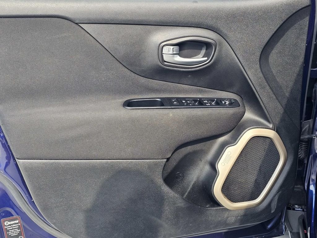 Used 2017 Blue Jeep Latitude image 19