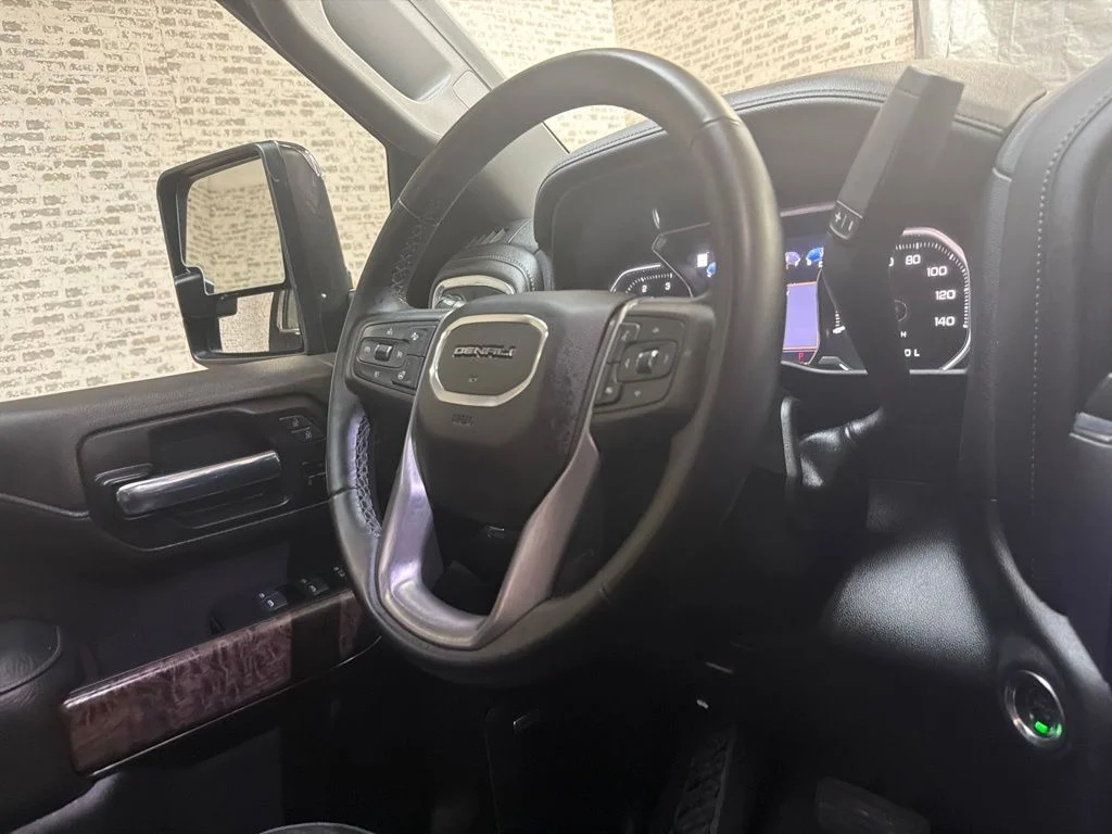 Used 2023 Onyx Black GMC Denali image 17