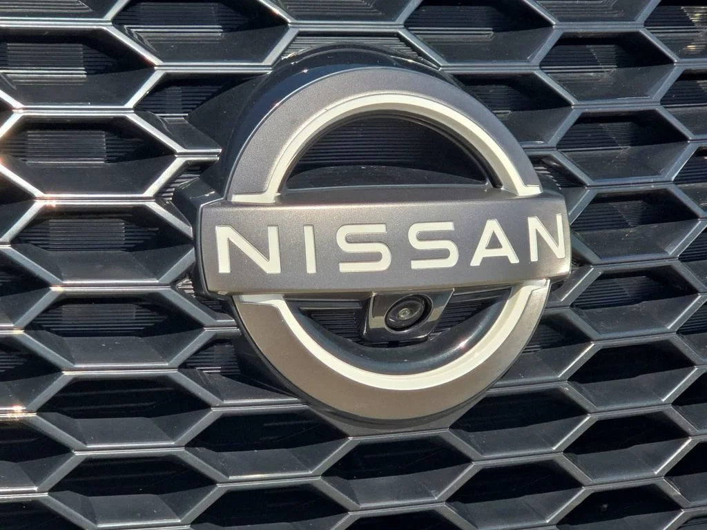 Used 2024  Nissan SV image 32