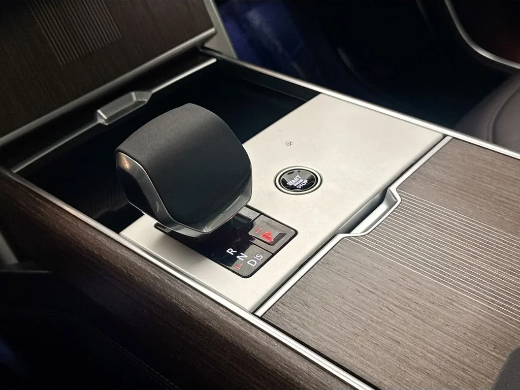 Used 2024 Gold Land Rover Autobiography image 17